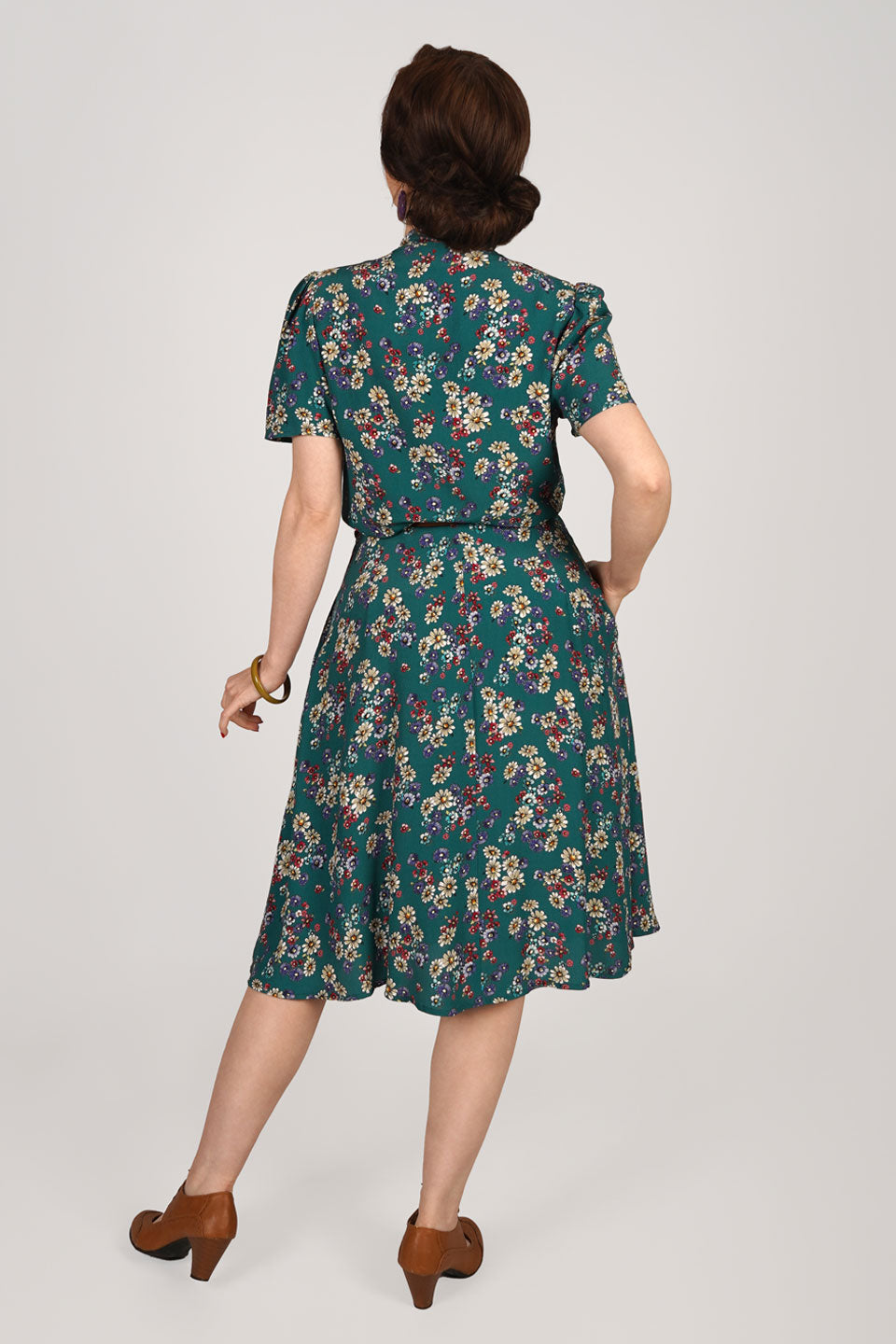 Vintage 1940s Style Crepe Knee-length A-line Skirt in Teal Floral Print | Weekend Doll  